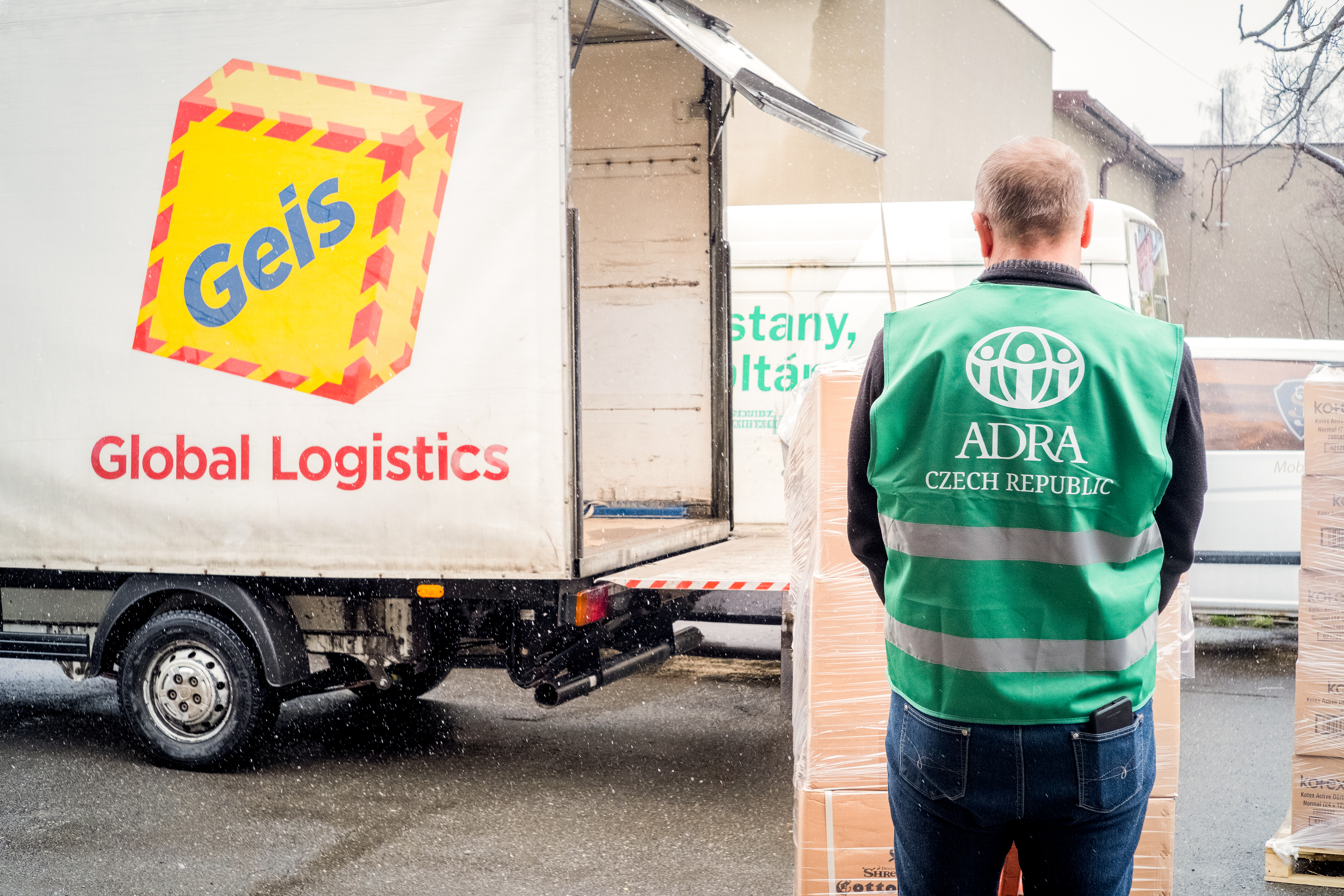 Geis a&nbsp;ADRA: Každá paleta pomáhá
