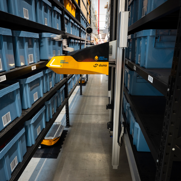 AirRob at the Geis warehouse in Ostrava 