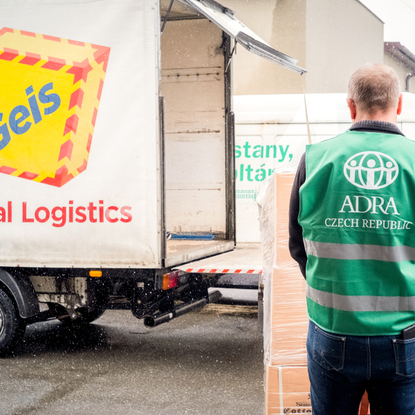 Geis a&nbsp;ADRA: Každá paleta pomáhá