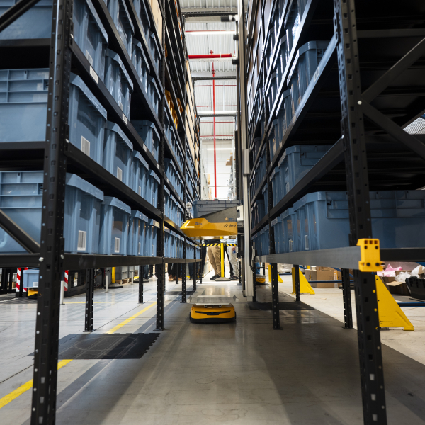 AirRob at the Geis warehouse in Ostrava 